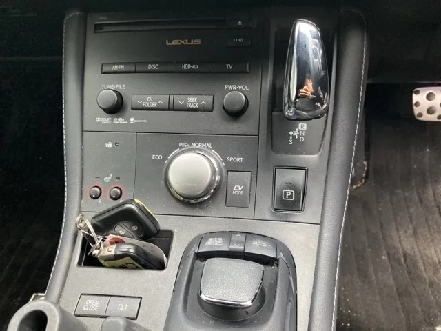 Lexus CT200h  с аукциона в Японии