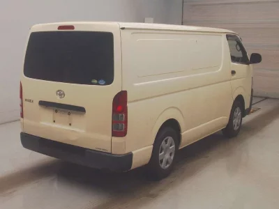 Toyota HiAce Van