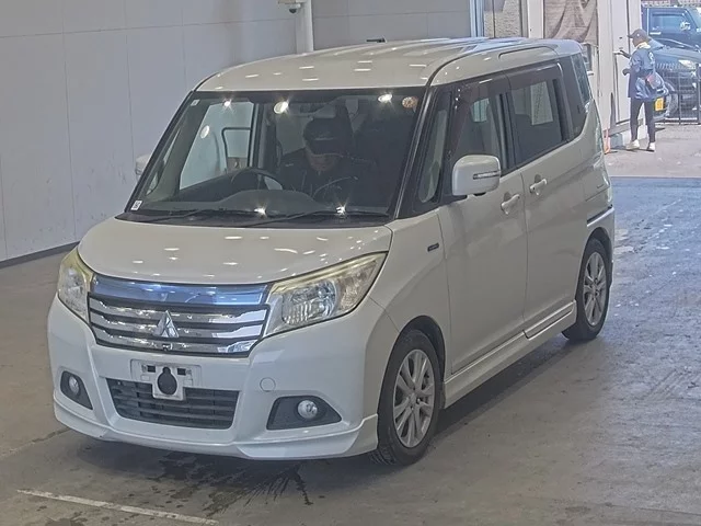 Mitsubishi Delica D:2  с аукциона в Японии