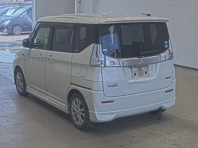 Mitsubishi Delica D:2  с аукциона в Японии