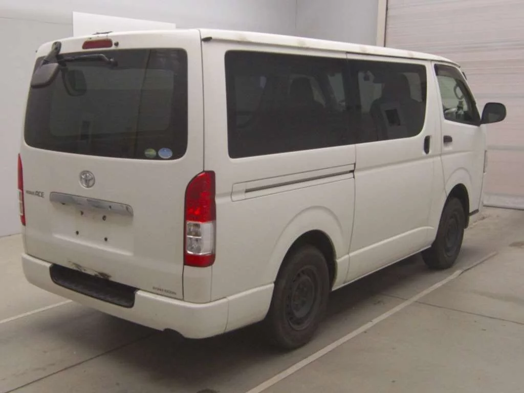 Toyota RegiusAce  с аукциона в Японии
