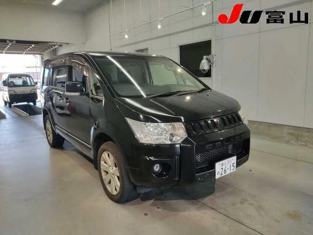 Mitsubishi Delica D:5  с аукциона в Японии