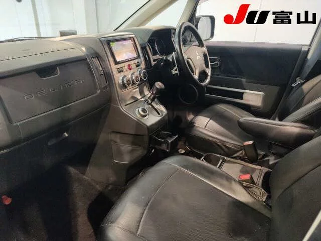 Mitsubishi Delica D:5  с аукциона в Японии
