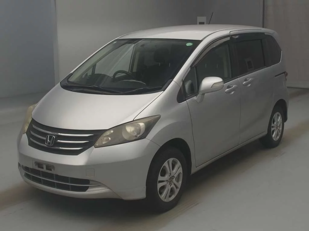 Honda Freed  с аукциона в Японии