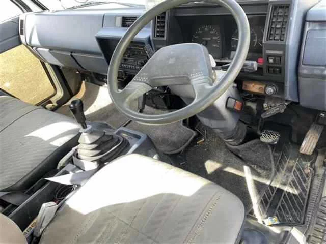 Isuzu Elf  с аукциона в Японии