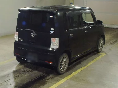 Toyota Pixis Space