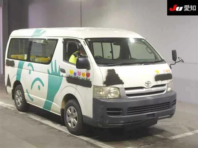 Toyota HiAce  с аукциона в Японии
