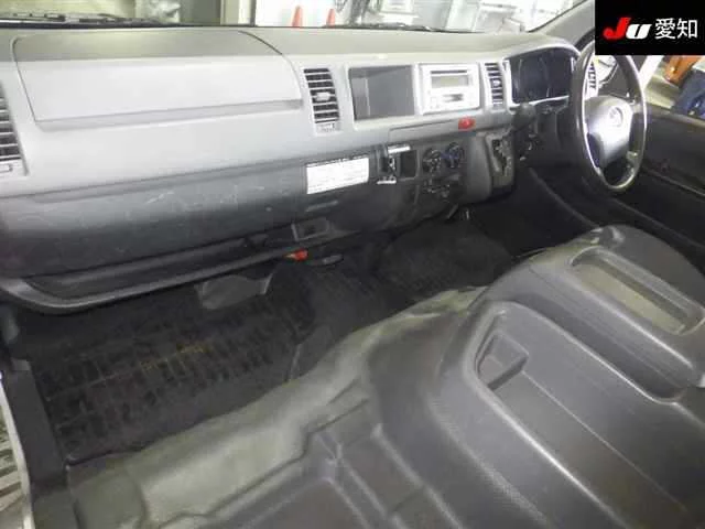 Toyota HiAce  с аукциона в Японии
