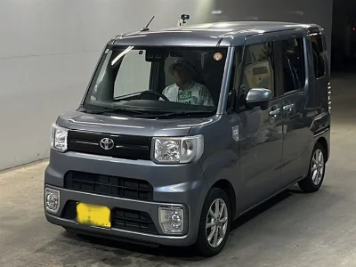 Toyota Pixis Mega