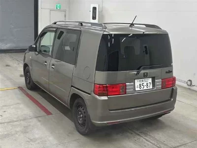 Honda Mobilio Spike