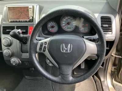 Honda Mobilio Spike