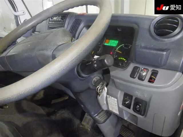 Mitsubishi Fuso Canter  с аукциона в Японии