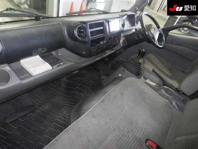 Toyota Dyna  с аукциона в Японии