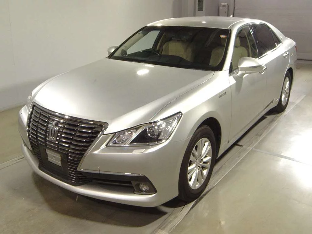 Toyota Crown  с аукциона в Японии