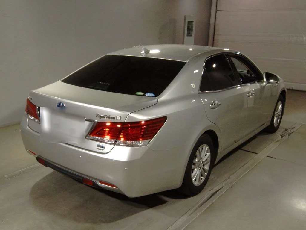 Toyota Crown  с аукциона в Японии