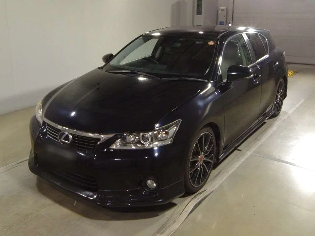 Lexus CT200h  с аукциона в Японии