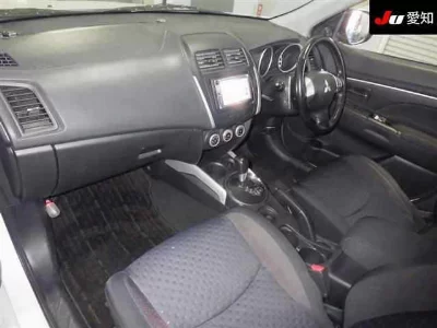 MITSUBISHI RVR