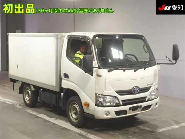 Toyota Dyna  с аукциона в Японии