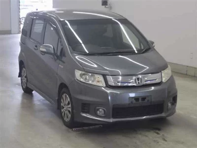 HONDA FREED SPIKE HYBRID