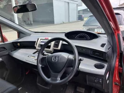 HONDA FREED SPIKE