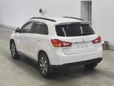 MITSUBISHI RVR