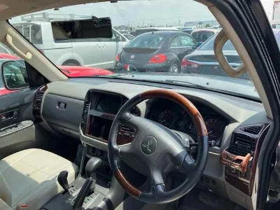 MITSUBISHI PAJERO