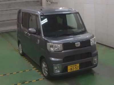 DAIHATSU WAKE