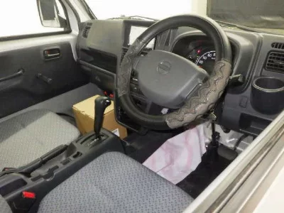 NISSAN NT100 CLIPPER