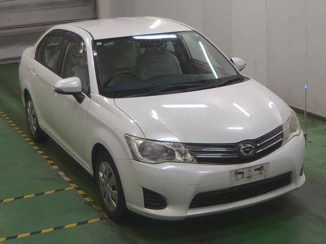 Toyota Corolla Axio  с аукциона в Японии