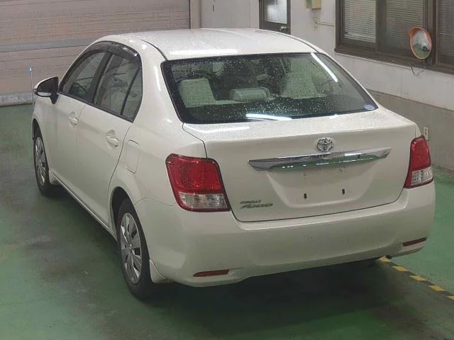 Toyota Corolla Axio  с аукциона в Японии