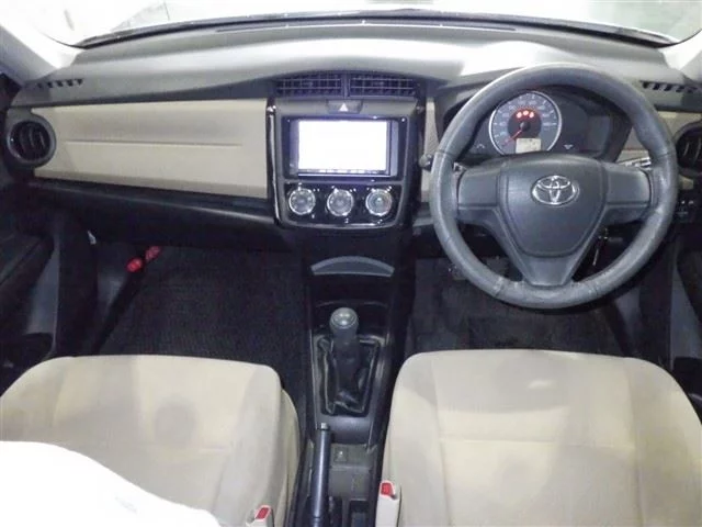 Toyota Corolla Axio  с аукциона в Японии