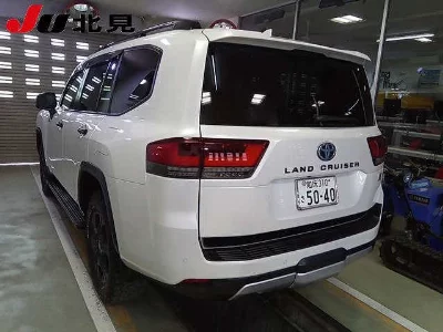 TOYOTA LAND CRUISER