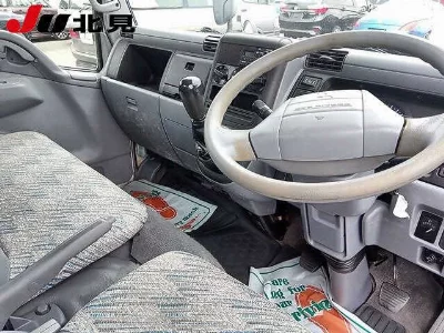 MITSUBISHI CANTER