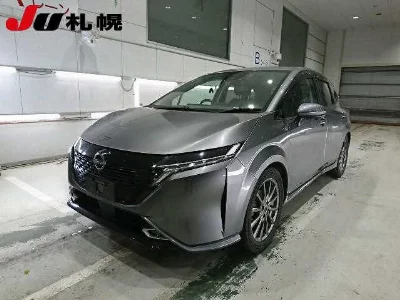 NISSAN AURA