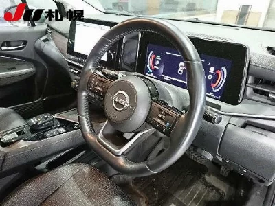 NISSAN AURA