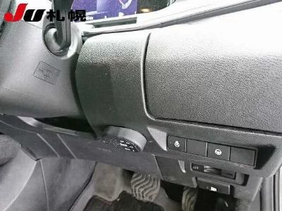 NISSAN AURA