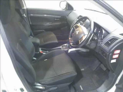 MITSUBISHI RVR