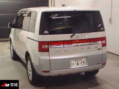 MITSUBISHI DELICA D:5
