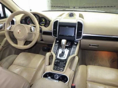 PORSCHE CAYENNE