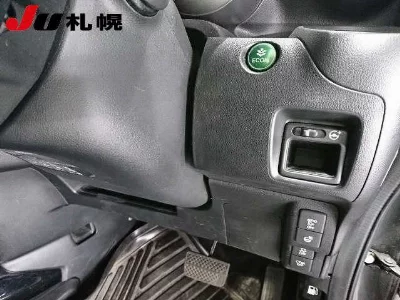 HONDA N-BOX SLASH