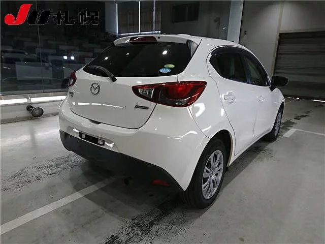 Mazda Demio  с аукциона в Японии