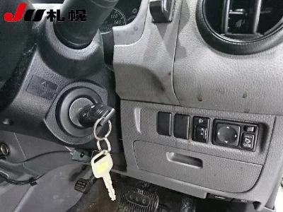 NISSAN AD VAN