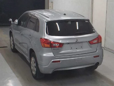 MITSUBISHI RVR