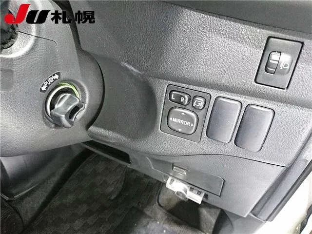 Toyota bB  с аукциона в Японии
