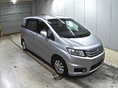 Honda Freed Spike