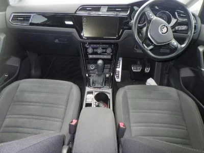 VOLKSWAGEN GOLF TOURAN