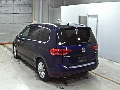 VOLKSWAGEN GOLF TOURAN