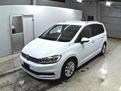 VOLKSWAGEN GOLF TOURAN