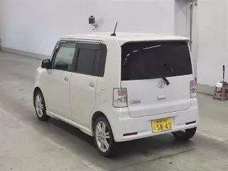 Toyota Pixis Space