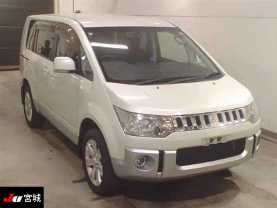 MITSUBISHI DELICA D:5